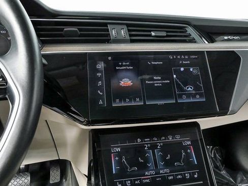 Used 2021 Audi e-tron Prestige w/ Prestige Package image 13