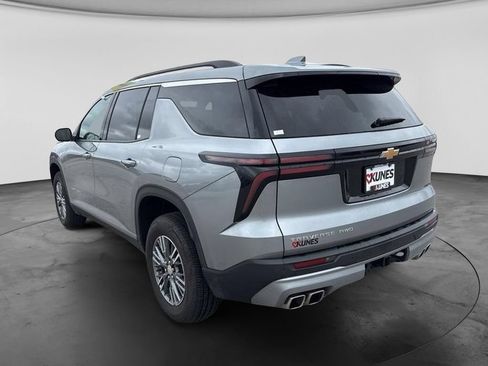 Used 2025 Chevrolet Traverse LT AWD/4WD image 9