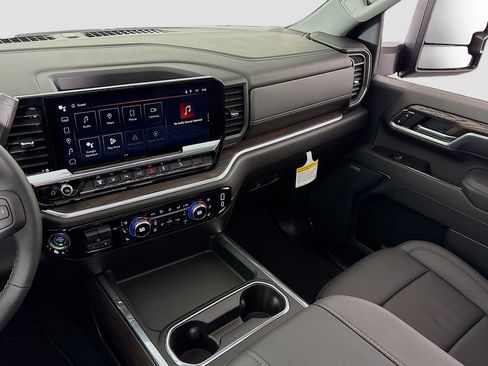 New 2025 GMC Sierra 3500 SLT w/ SLT Convenience Package image 24