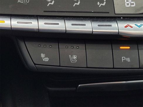 Used 2020 Cadillac XT4 Sport image 25