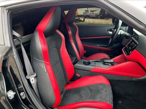 Certified 2024 Nissan Z Performance w/ Floor Mat Package RWD image 9