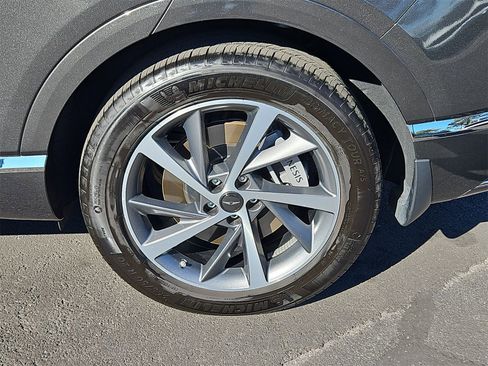 Certified 2025 Genesis GV80 2.5T Select image 12