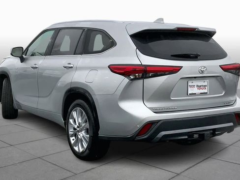 Used 2022 Toyota Highlander Limited image 11