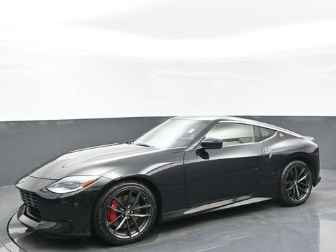 Used 2024 Nissan Z Performance w/ Floor Mat Package RWD image 2