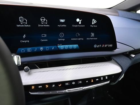 New 2026 Cadillac Optiq Luxury 2 image 26