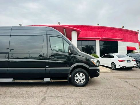 Used 2014 Mercedes-Benz Sprinter 2500 image 5