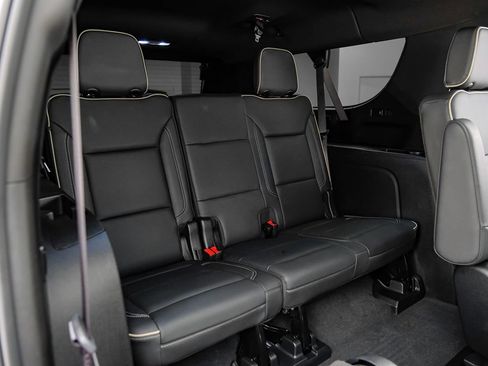 Used 2022 GMC Yukon XL SLT w/ SLT Premium Package image 40