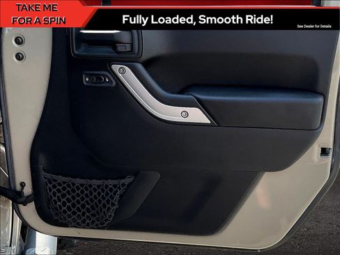 Used 2017 Jeep Wrangler Unlimited Rubicon w/ Dual Top Group AWD/4WD image 26