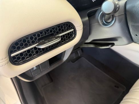 Used 2023 Honda HR-V EX-L image 15