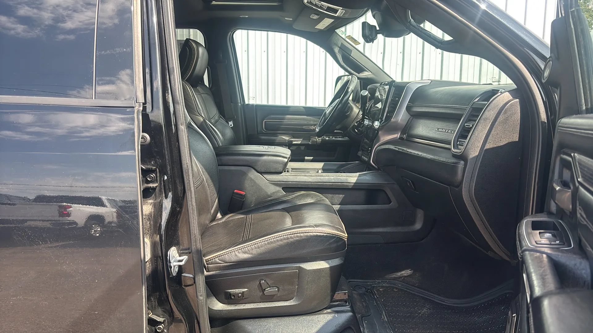 Used 2021 RAM 3500 Limited AWD/4WD image 22