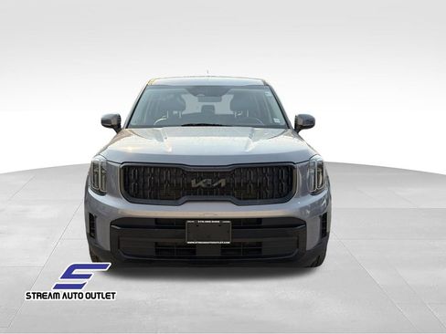 Used 2024 Kia Telluride LX AWD/4WD image 2