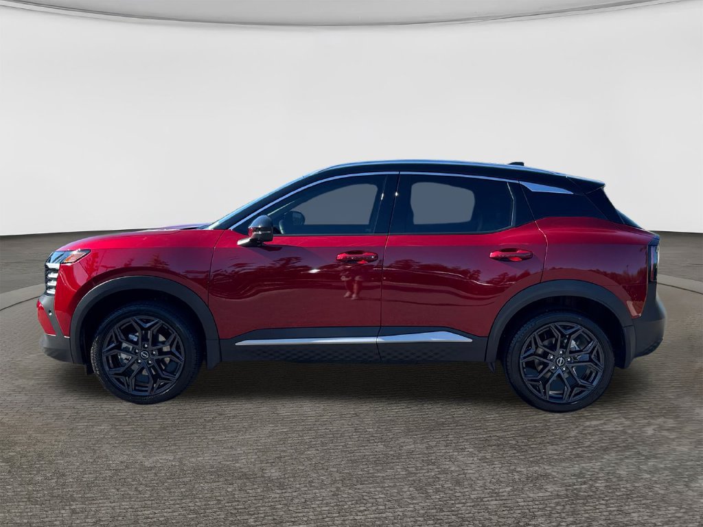 Used 2025 Nissan Kicks SR w/ SR Premium Package FWD image 4