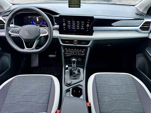 New 2026 Volkswagen Taos SE image 17
