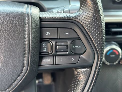 Used 2025 Toyota Tacoma SR5 AWD/4WD image 27
