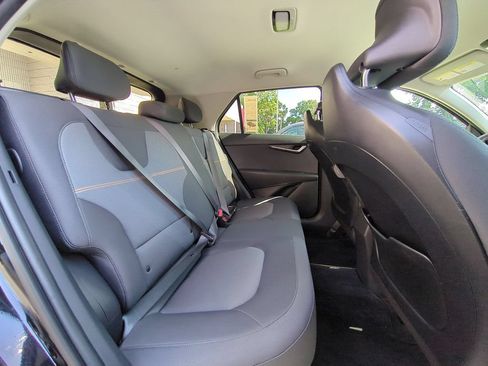 Used 2025 Kia Niro LX FWD image 29