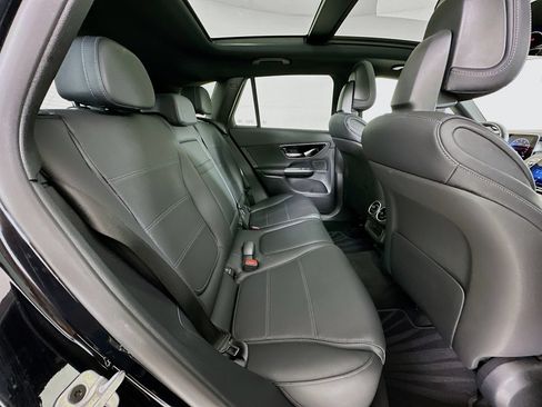 Used 2025 Mercedes-Benz GLC 300 image 29