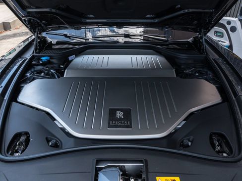 Certified 2024 Rolls-Royce Spectre w/ Spectre Launch Package AWD/4WD image 40