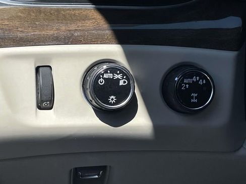 Used 2020 Cadillac Escalade Premium Luxury AWD/4WD image 34