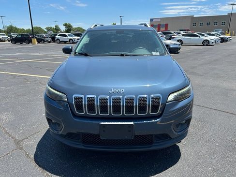 Used 2020 Jeep Cherokee Latitude Plus w/ Comfort/Convenience Group FWD image 4