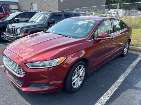 Used 2014 Ford Fusion SE FWD image 1