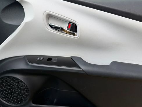 Used 2019 Toyota Prius XLE w/ Advanced Technology Package image 15