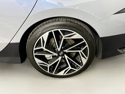 Used 2024 Hyundai Ioniq 6 SEL RWD image 11