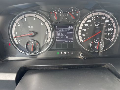 Used 2012 RAM 1500 Classic SLT w/ Luxury Group image 24