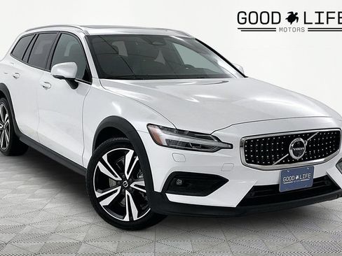 Used 2024 Volvo V60 B5 Cross Country Plus w/ Protection Package Premier AWD/4WD image 1