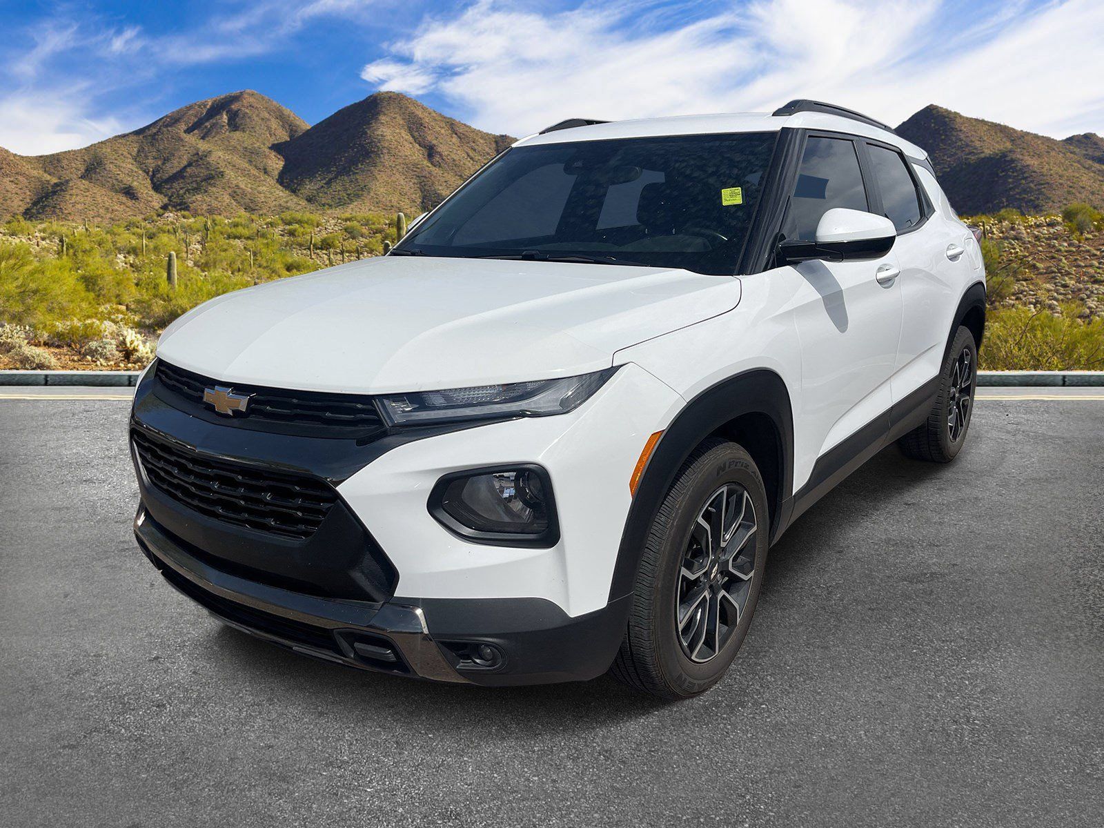 Used 2023 Chevrolet TrailBlazer ACTIV FWD image 2