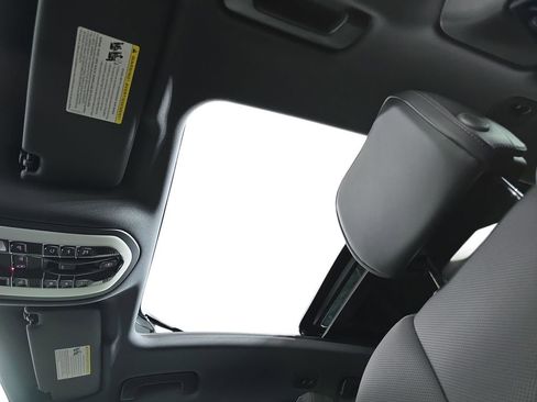 New 2026 Porsche Macan image 28