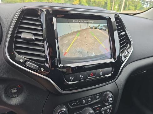 Used 2022 Jeep Cherokee Limited AWD/4WD image 20