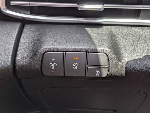 Used 2024 Hyundai Elantra SE image 22