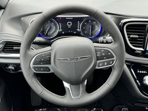 New 2026 Chrysler Pacifica Select FWD image 15