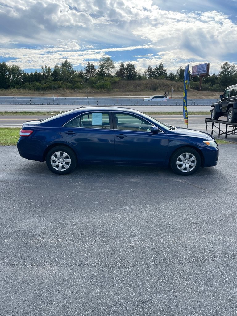 Used 2011 Toyota Camry LE FWD image 6