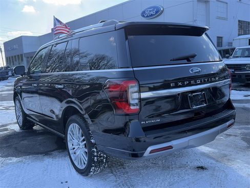 Used 2024 Ford Expedition Platinum image 13