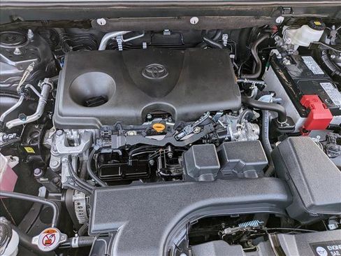 Used 2025 Toyota RAV4 XLE FWD image 27