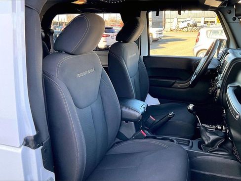 Used 2018 Jeep Wrangler Sport image 10