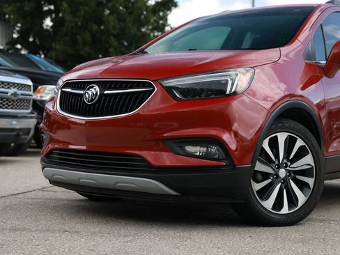 Used 2019 Buick Encore Essence FWD image 1