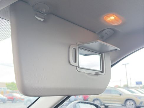 Used 2023 Nissan Rogue SL w/ SL Premium Package image 31