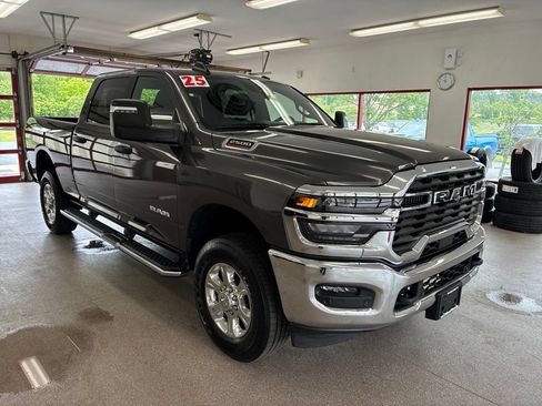 Certified 2025 RAM 2500 Big Horn AWD/4WD image 1
