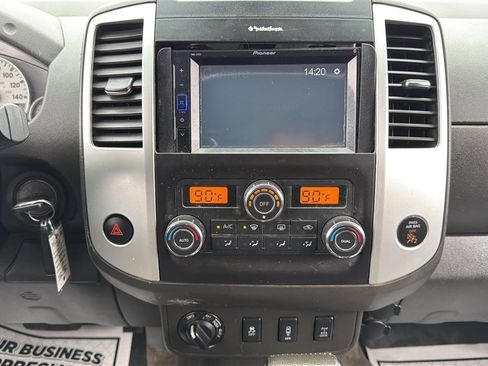 Used 2013 Nissan Frontier PRO-4X AWD/4WD image 22