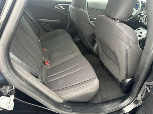 Used 2015 Chrysler 200 Limited w/ Convenience Group image 31