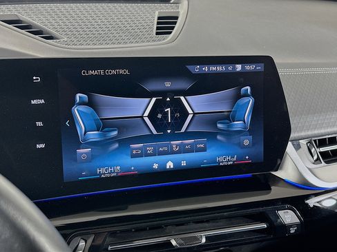 Used 2025 BMW X2 xDrive28i image 23