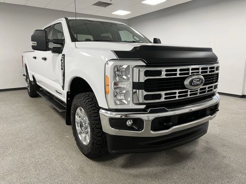 Used 2023 Ford F350 XLT w/ FX4 Off-Road Package image 2