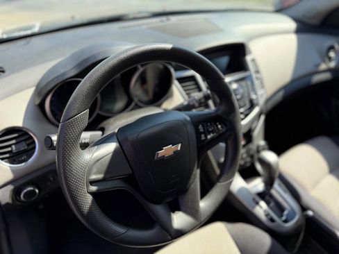 Used 2015 Chevrolet Cruze LS image 15