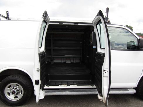 Used 2018 GMC Savana 2500 w/ Driver Convenience Package RWD image 21