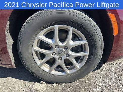 Used 2021 Chrysler Pacifica Touring-L FWD image 24