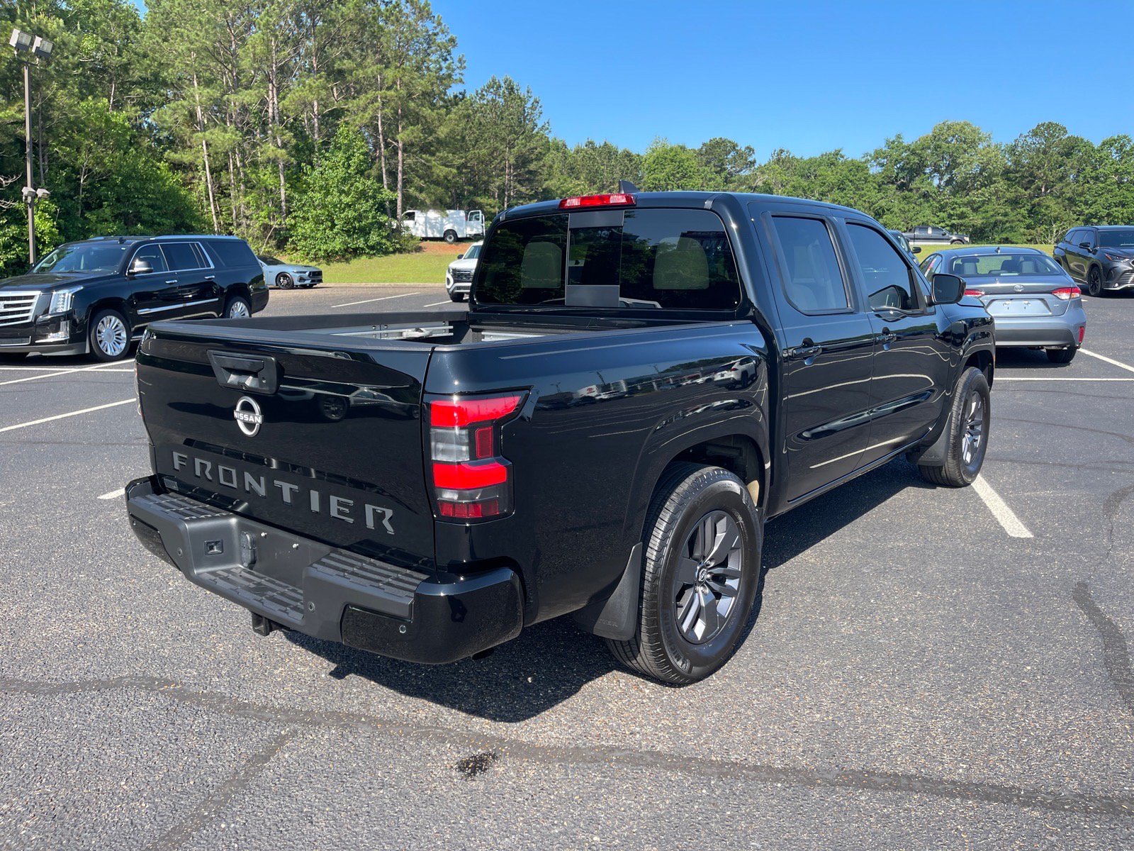 Used 2025 Nissan Frontier SV w/ SV Convenience Package RWD image 17