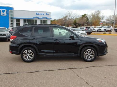 Certified 2023 Subaru Forester Premium AWD/4WD image 3