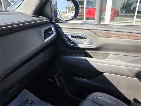 Used 2021 Chevrolet Suburban Z71 w/ Luxury Package image 26